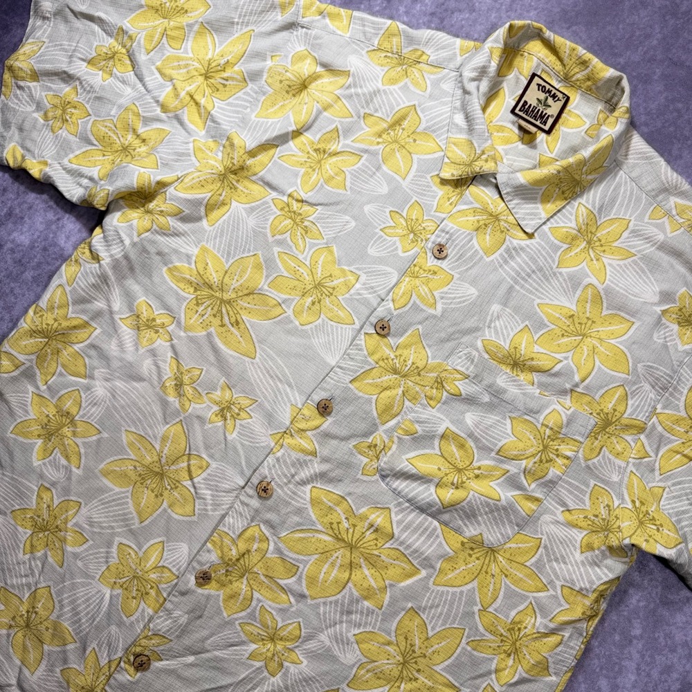 Tommy Bahama Mens Large 100% Silk Yellow Floral Lily Short Sleeve Camp Shirt